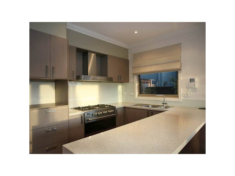 4/25 Canberra Avenue, Berwick VIC 3806