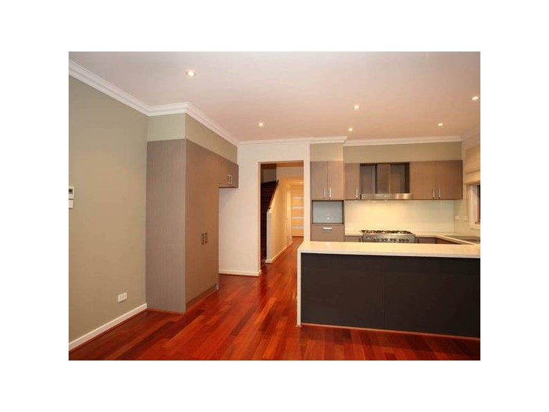 4/25 Canberra Avenue, Berwick VIC 3806