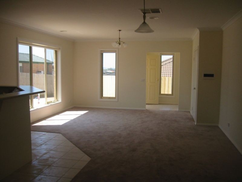 2/3 Maltby Court, Berwick VIC 3806