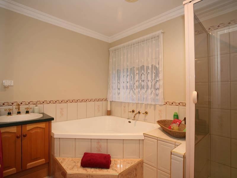 4 Nevada Court, Berwick VIC 3806