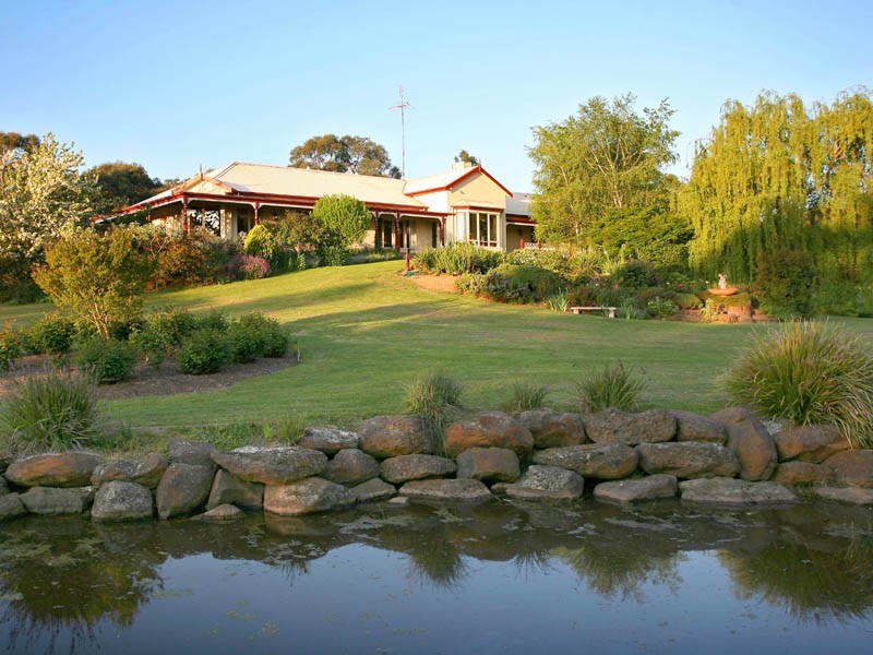 5 High Street, Guys Hill VIC 3807