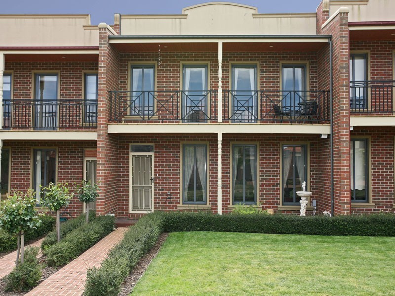 32/18-26 Marlesford Crescent, Berwick VIC 3806