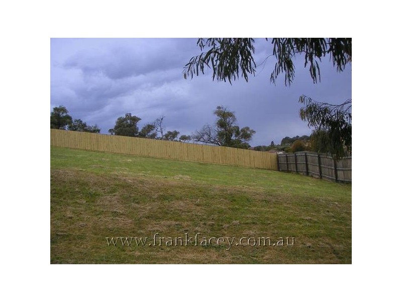 6 Otterburn Drive, Berwick VIC 3806