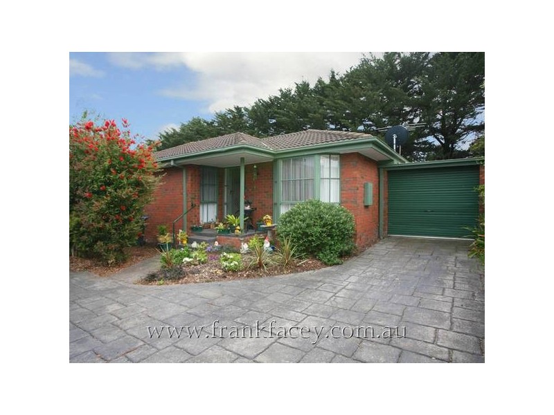 2/42 Van Der Haar Avenue, Berwick VIC 3806