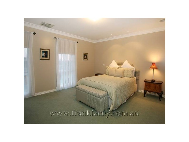 14 Matheson Court, Berwick VIC 3806