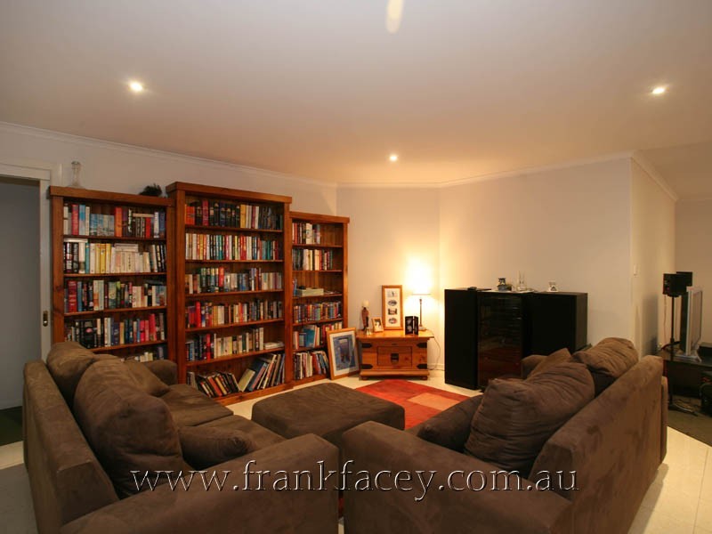 50 Fairholme Boulevard, Berwick VIC 3806