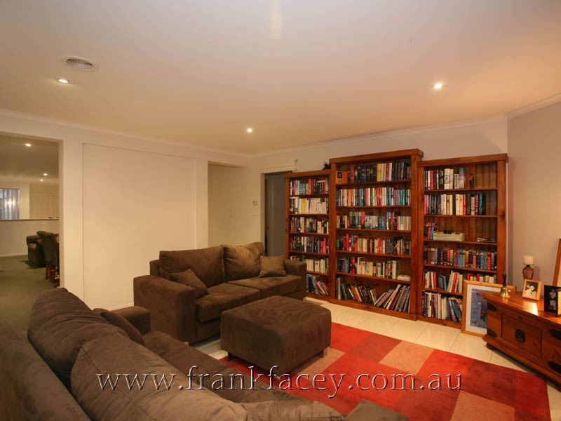 50 Fairholme Boulevard, Berwick VIC 3806