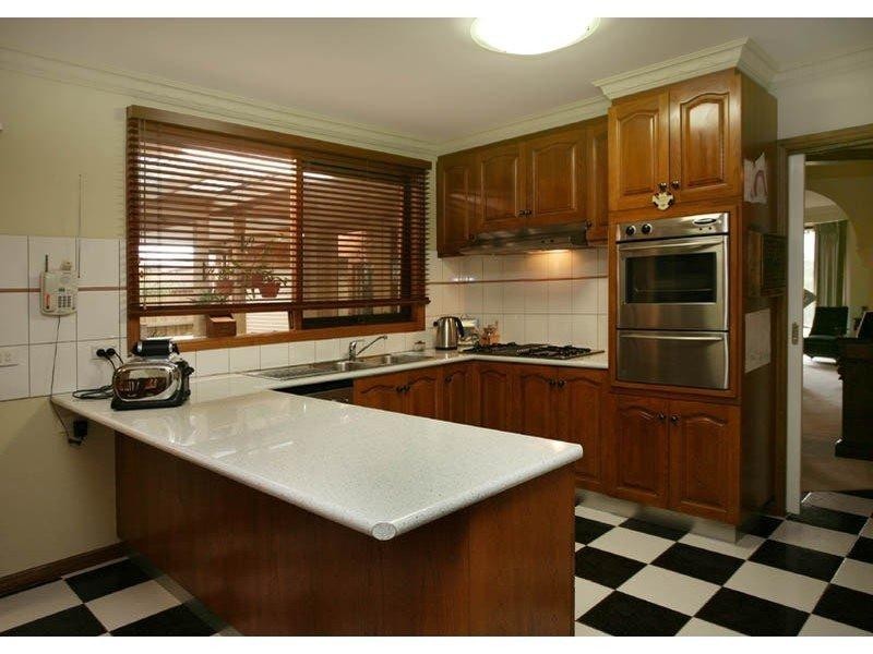 13 Howell Drive, Berwick VIC 3806