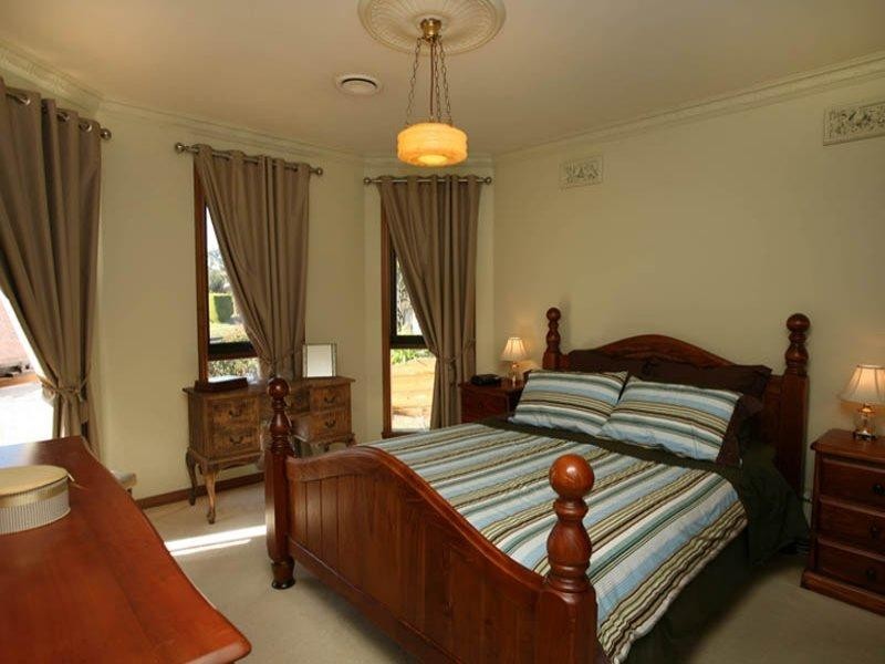 13 Howell Drive, Berwick VIC 3806