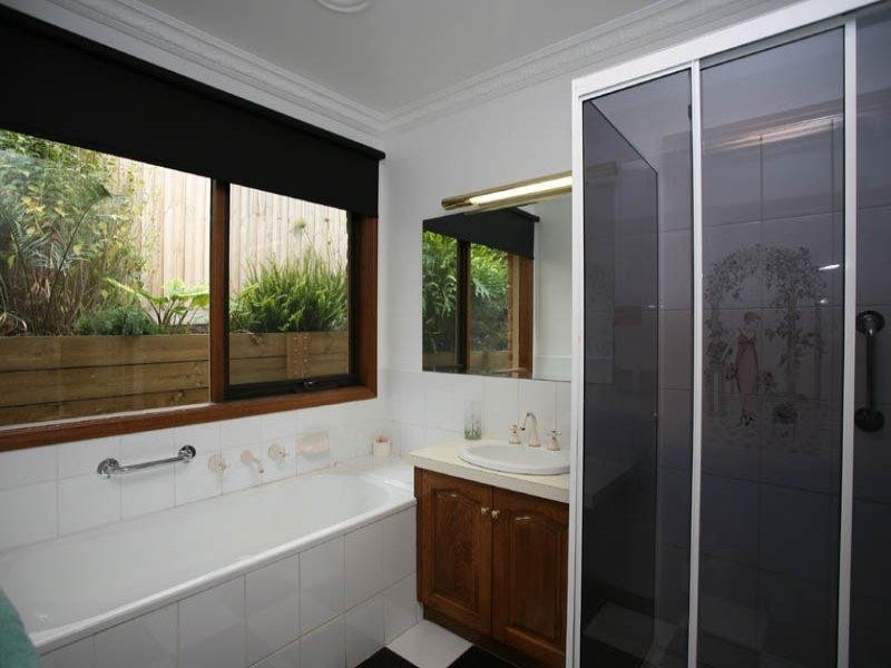 13 Howell Drive, Berwick VIC 3806