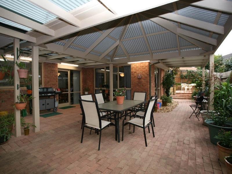 13 Howell Drive, Berwick VIC 3806