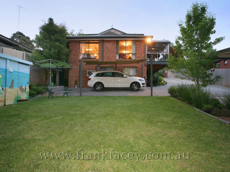 5 Outlook Drive, Berwick VIC 3806