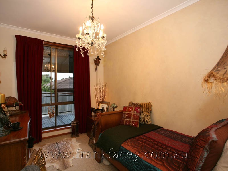 5 Outlook Drive, Berwick VIC 3806