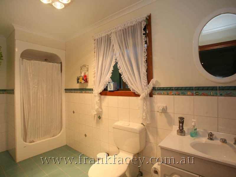 5 Outlook Drive, Berwick VIC 3806