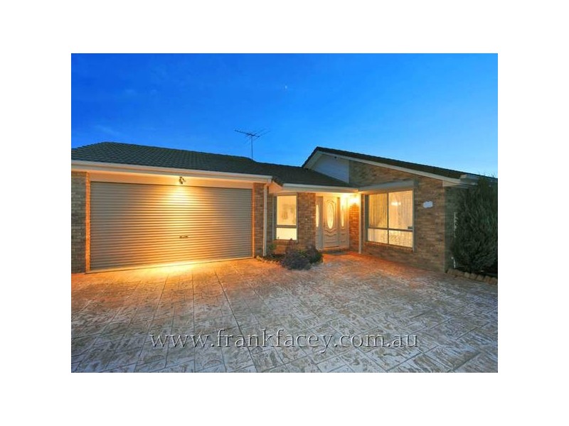 2 Montgomery Court, Narre Warren South VIC 3805