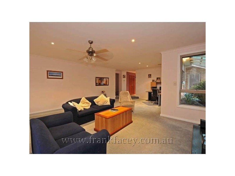 2 Montgomery Court, Narre Warren South VIC 3805