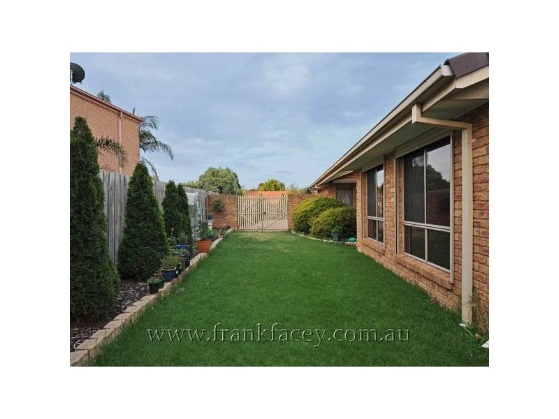 2 Montgomery Court, Narre Warren South VIC 3805