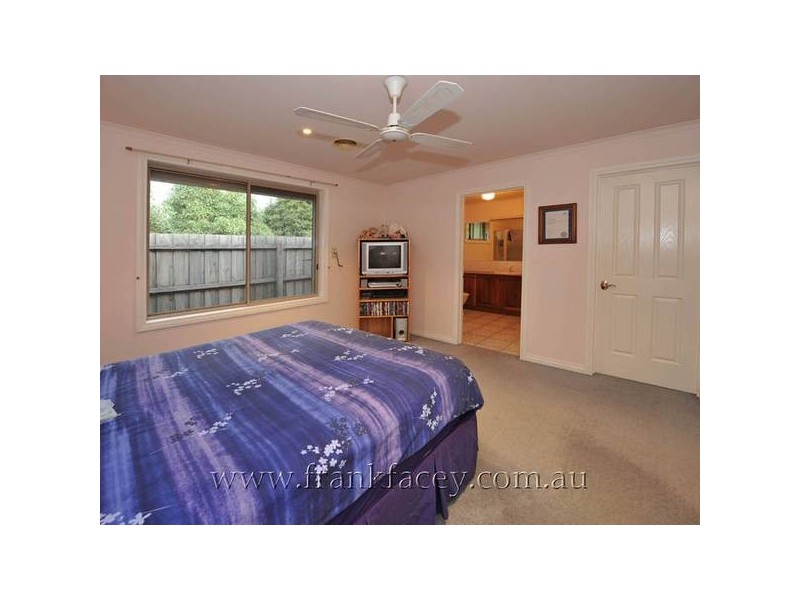 2 Montgomery Court, Narre Warren South VIC 3805