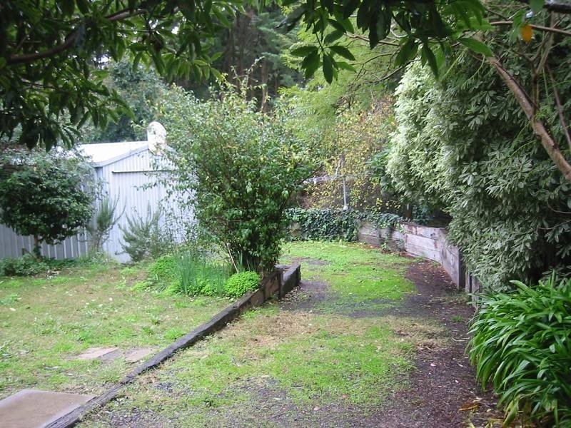 8 Harkaway Road, Berwick VIC 3806