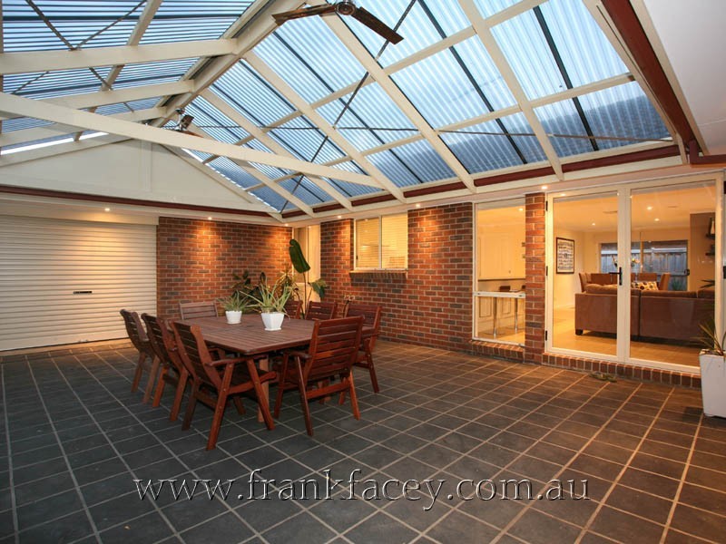 15 Riverglen Road, Berwick VIC 3806