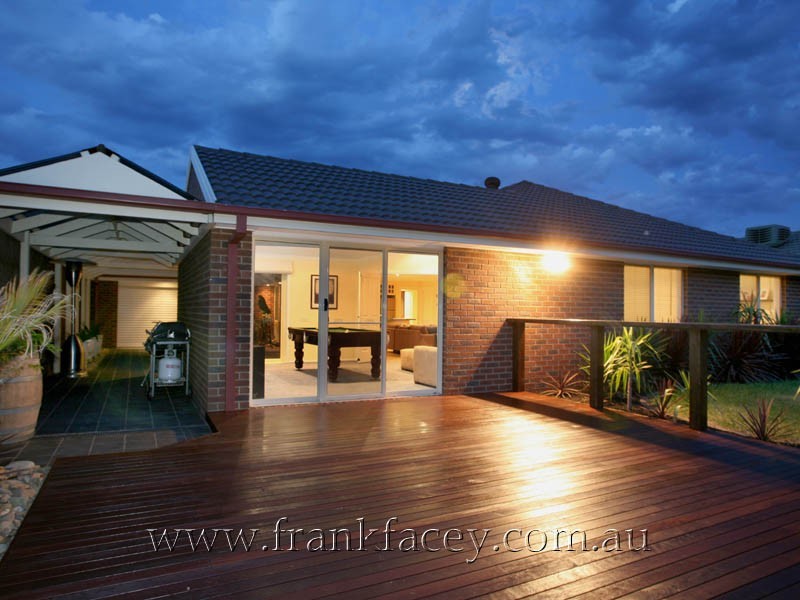 15 Riverglen Road, Berwick VIC 3806