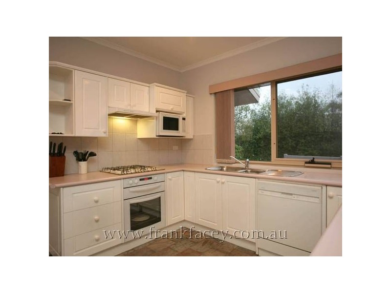 26 Royston Avenue, Berwick VIC 3806