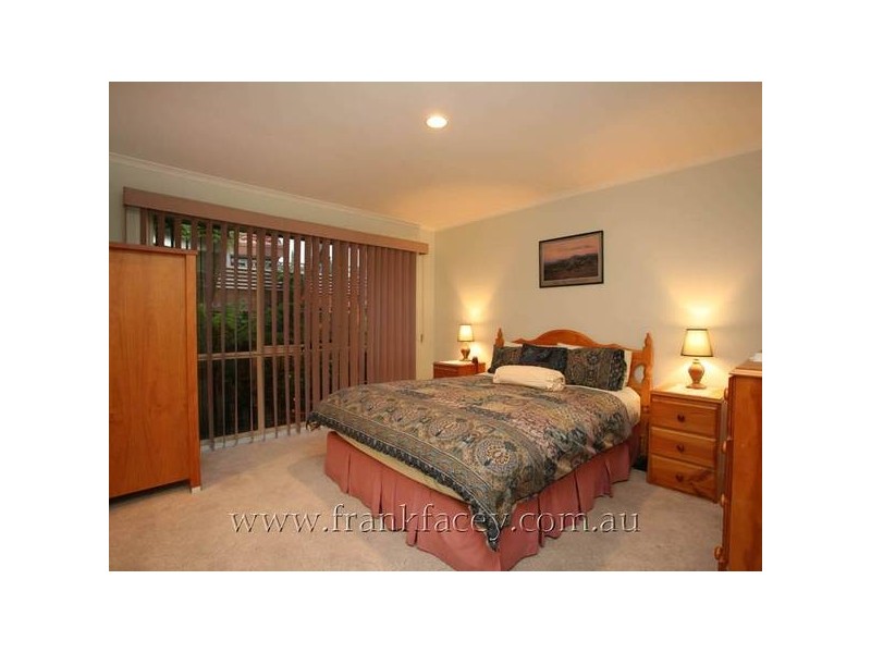 26 Royston Avenue, Berwick VIC 3806