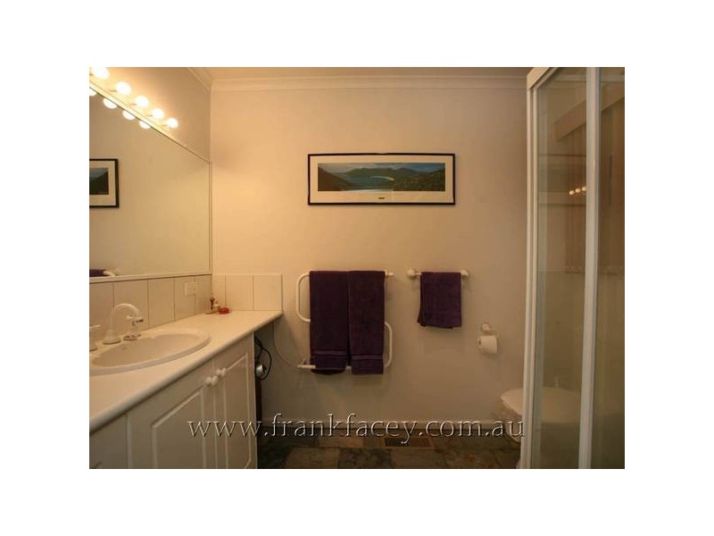 26 Royston Avenue, Berwick VIC 3806