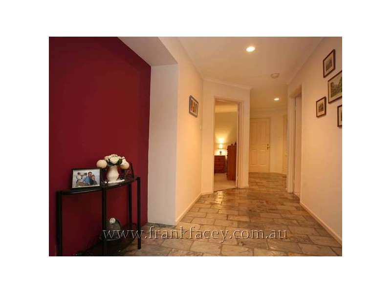 26 Royston Avenue, Berwick VIC 3806