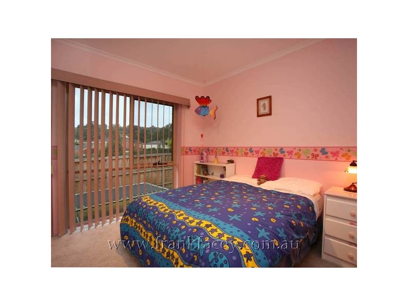 26 Royston Avenue, Berwick VIC 3806