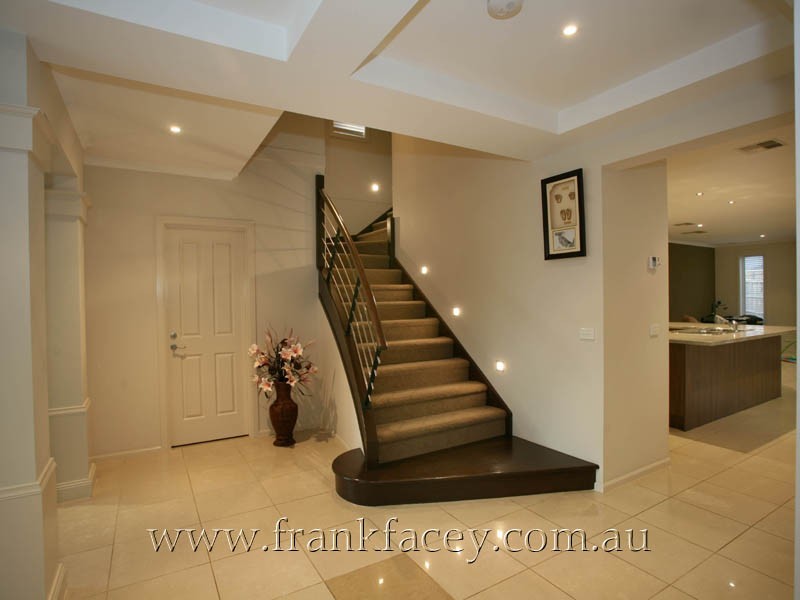 2 Viewgrand Drive, Berwick VIC 3806