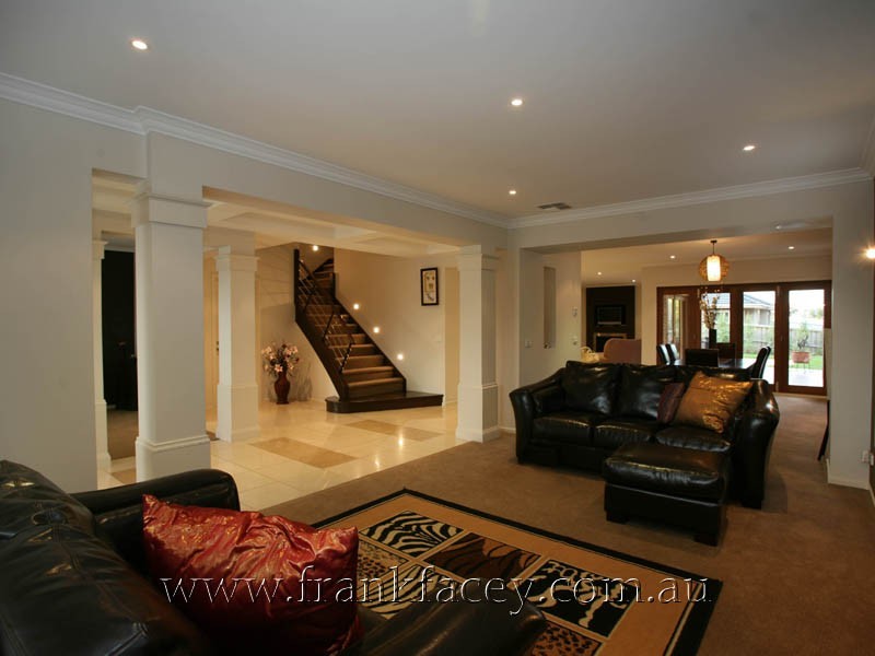 2 Viewgrand Drive, Berwick VIC 3806