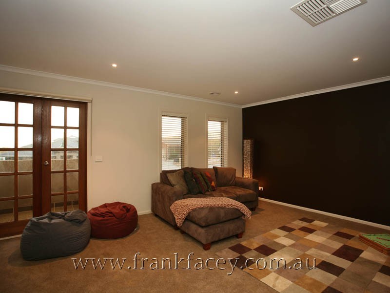 2 Viewgrand Drive, Berwick VIC 3806