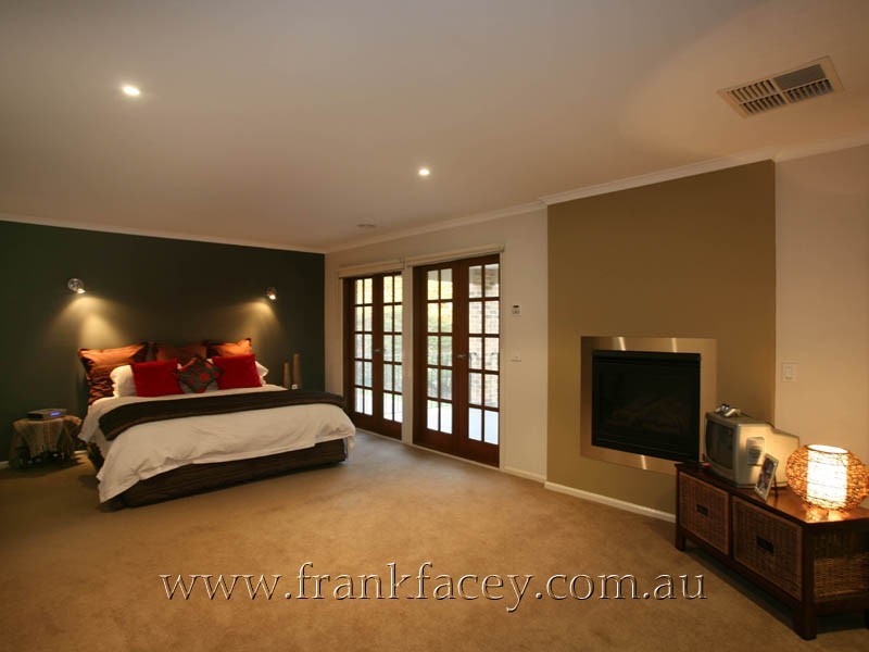 2 Viewgrand Drive, Berwick VIC 3806