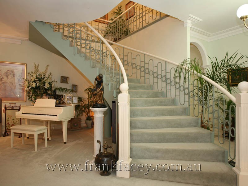 8 Angela Court, Narre Warren North VIC 3804