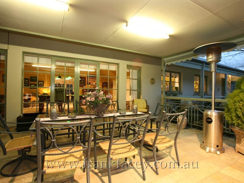 8 Angela Court, Narre Warren North VIC 3804