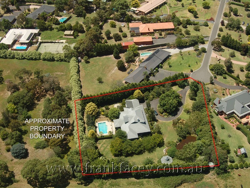 8 Angela Court, Narre Warren North VIC 3804