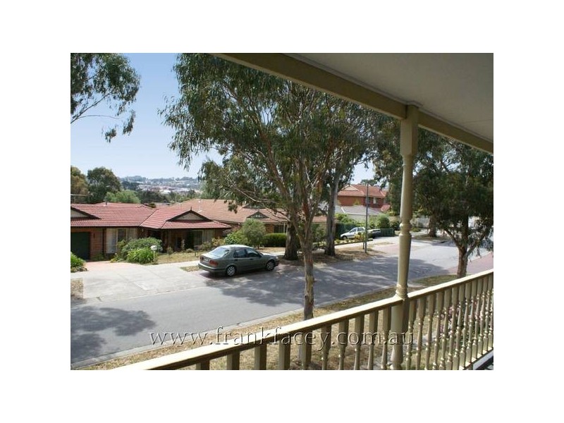 16 Illowra Court, Berwick VIC 3806