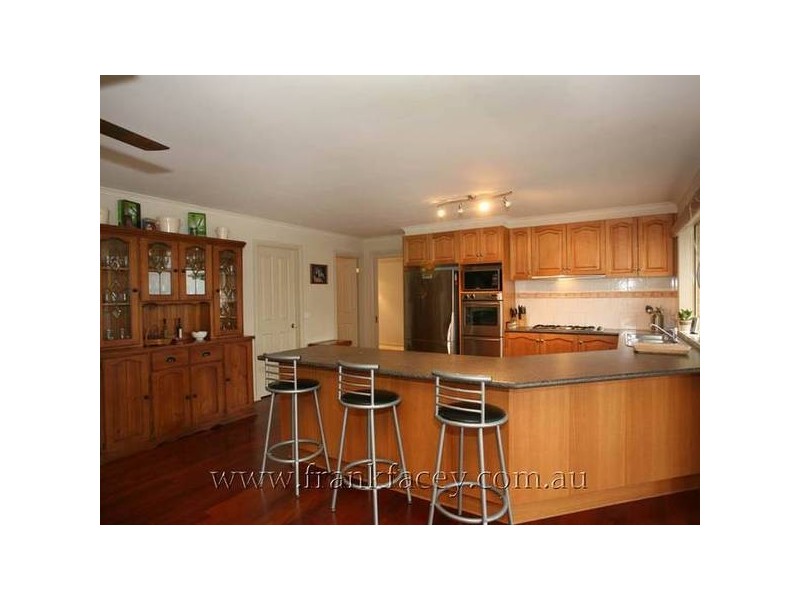 7 Carlisle Drive, Beaconsfield VIC 3807