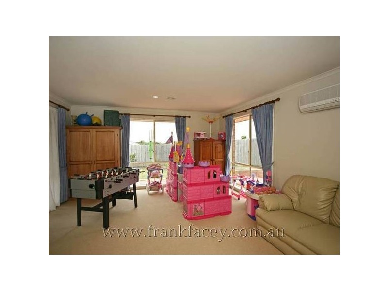 7 Carlisle Drive, Beaconsfield VIC 3807