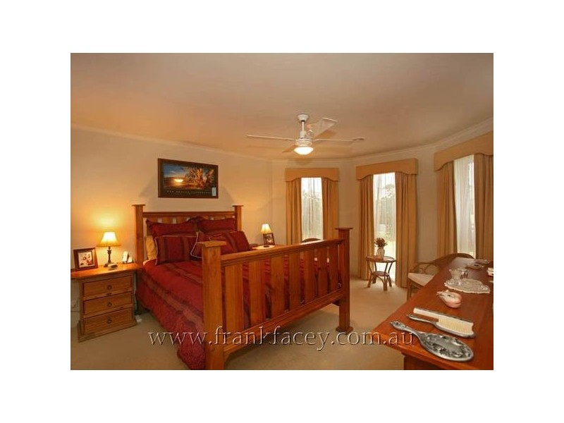 7 Carlisle Drive, Beaconsfield VIC 3807