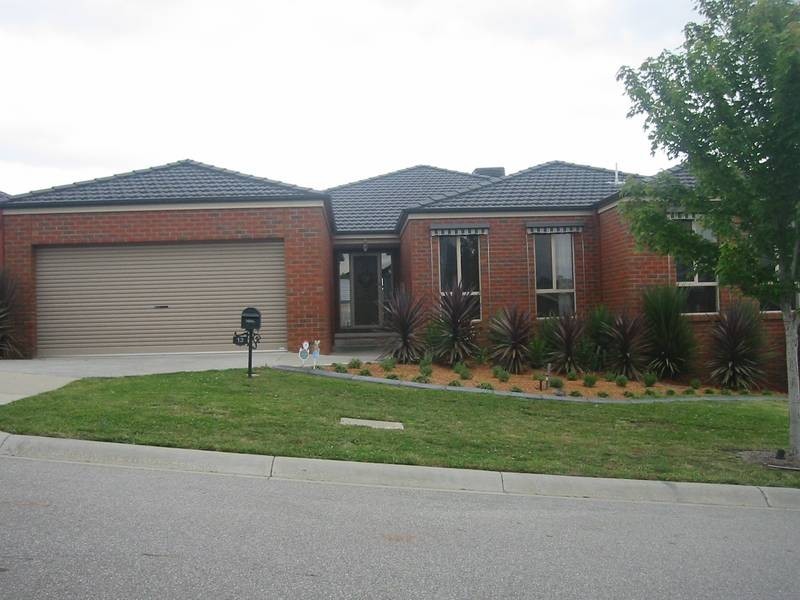 13 Lancaster Way, Beaconsfield VIC 3807
