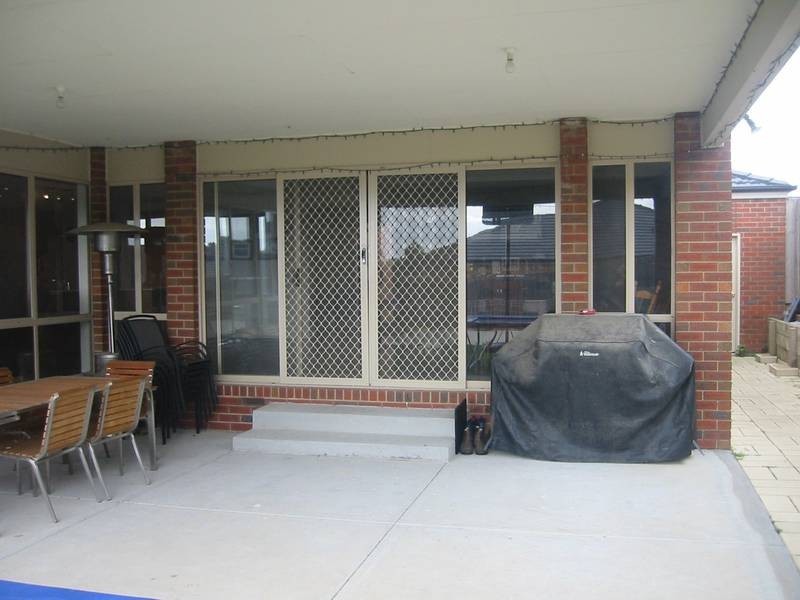 13 Lancaster Way, Beaconsfield VIC 3807