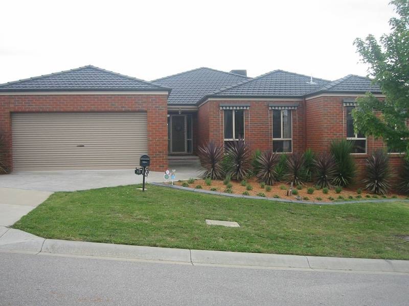 13 Lancaster Way, Beaconsfield VIC 3807
