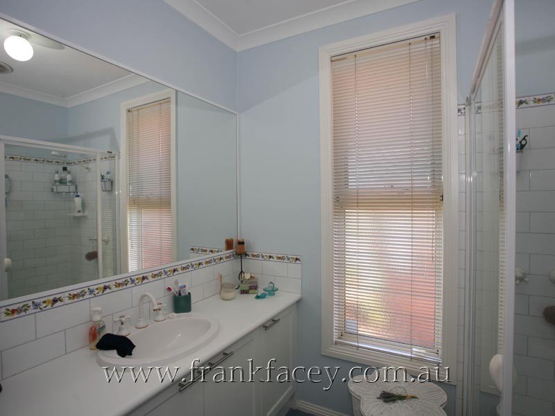 13 Chelsea Crescent, Berwick VIC 3806