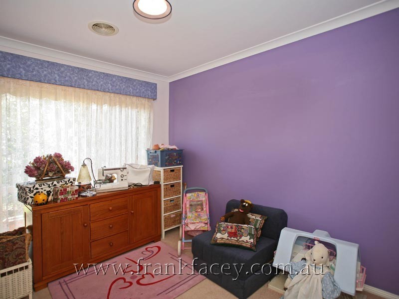 13 Chelsea Crescent, Berwick VIC 3806