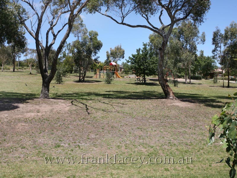 13 Chelsea Crescent, Berwick VIC 3806