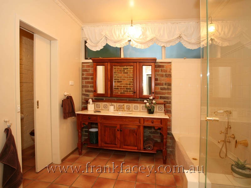 268 Harkaway Road, Harkaway VIC 3806