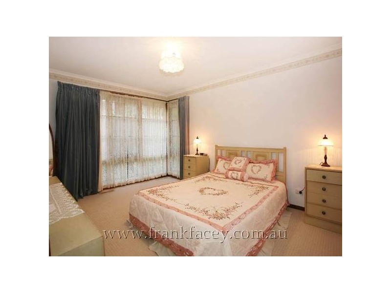 122 Brisbane Street, Berwick VIC 3806