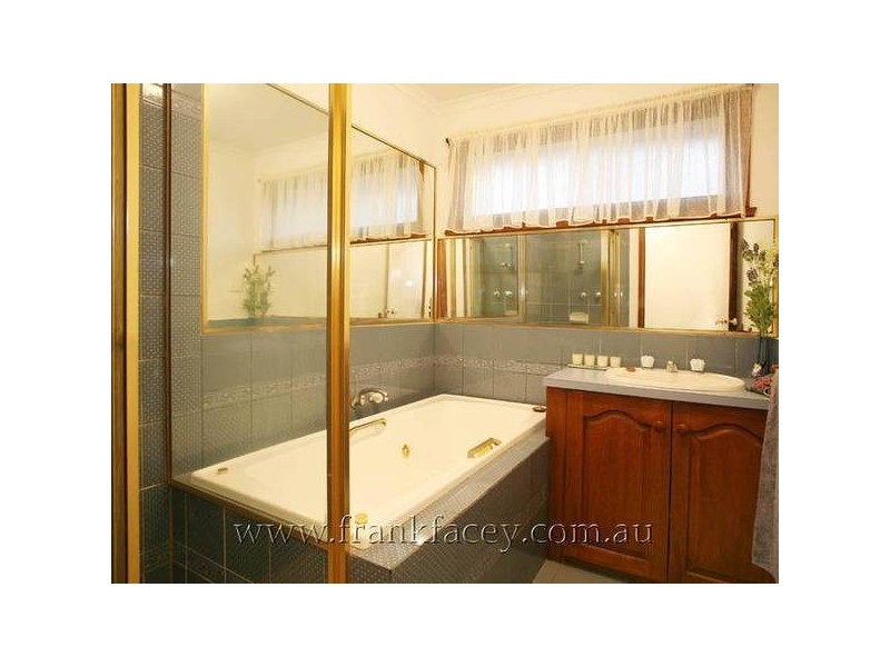 122 Brisbane Street, Berwick VIC 3806